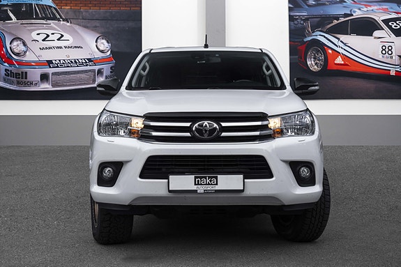 Toyota HiLux 4 of 30