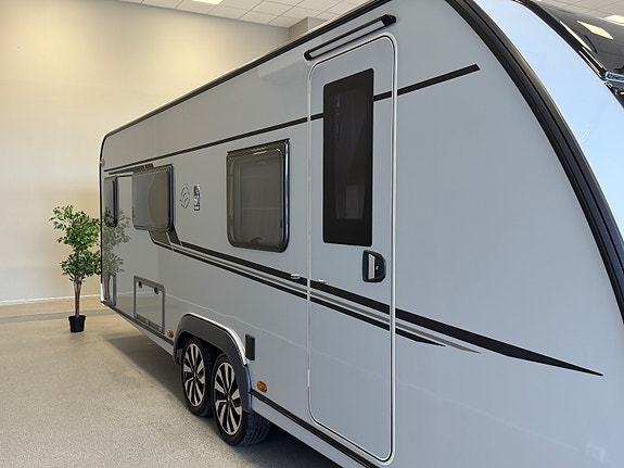 Knaus 650 PEB 60 Years / Alde / Solcelle / Dusj / TV 8 of 30