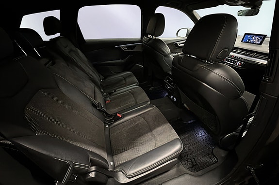 Audi Q7 15 of 23