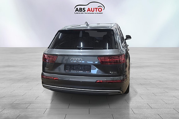 Audi Q7 6 of 23
