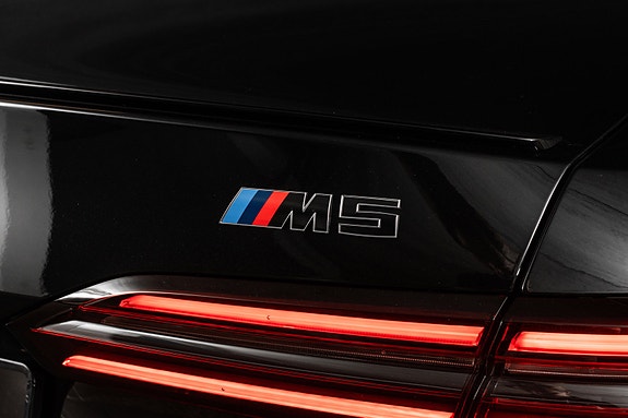 BMW M5 4 of 30
