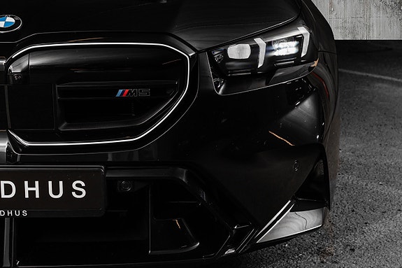 BMW M5 10 of 30