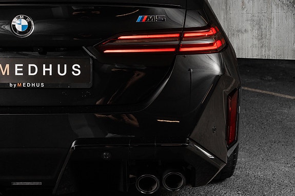 BMW M5 6 of 30