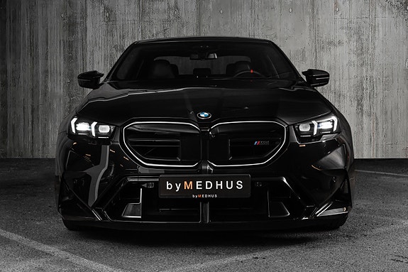 BMW M5 8 of 30