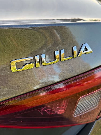 Alfa Romeo Giulia 10 of 16