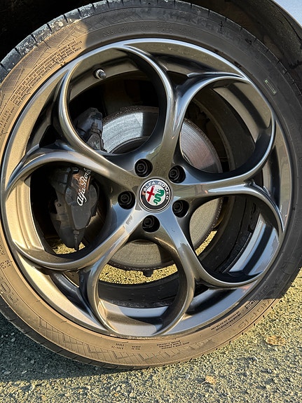 Alfa Romeo Giulia 11 of 16