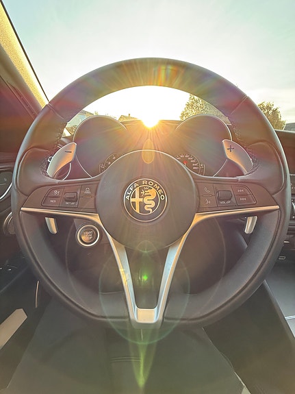 Alfa Romeo Giulia 8 of 16