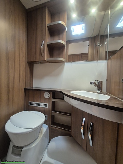 Knaus 600UK/AC/Alde/2køyer 18 of 23