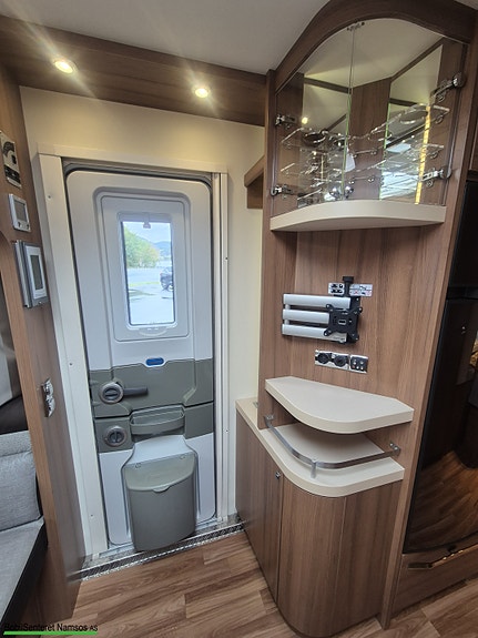 Knaus 600UK/AC/Alde/2køyer 13 of 23