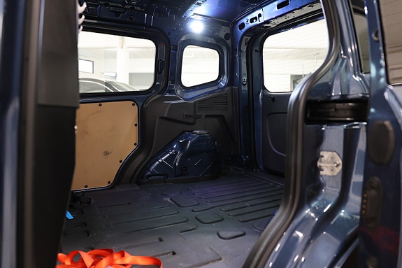 Ford Transit Courier 22 of 29