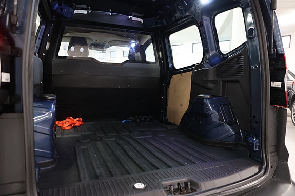Ford Transit Courier 25 of 29