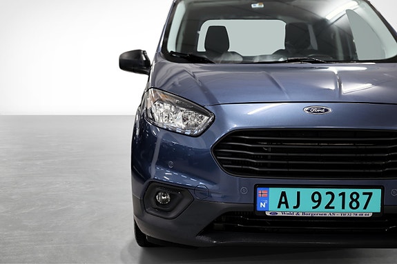Ford Transit Courier 4 of 29