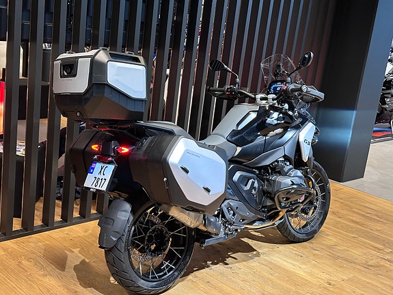 BMW R 1300 GS "Fullutstyrt" med koffertsett 3 of 11