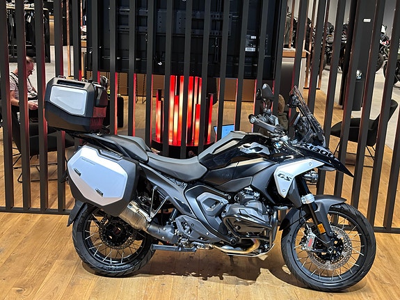 BMW R 1300 GS "Fullutstyrt" med koffertsett 2 of 11