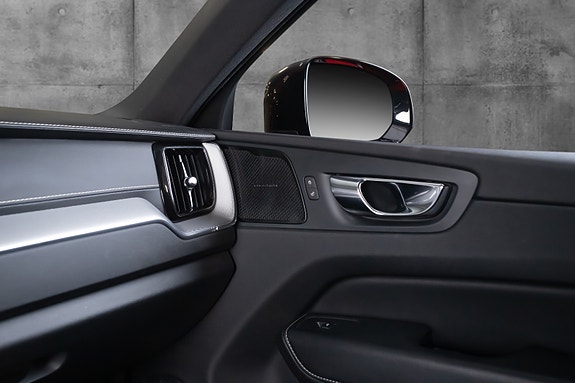 Volvo XC60 20 of 23