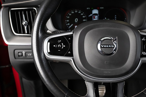 Volvo XC60 14 of 23