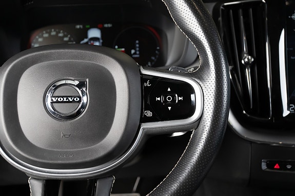 Volvo XC60 15 of 23
