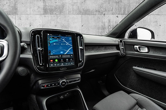 Volvo EX40 12 of 29