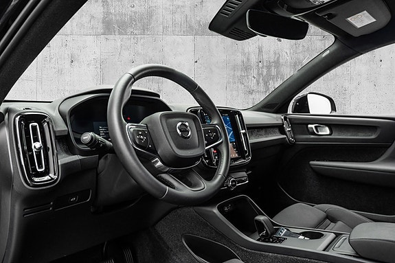 Volvo EX40 18 of 29