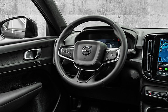 Volvo EX40 22 of 29