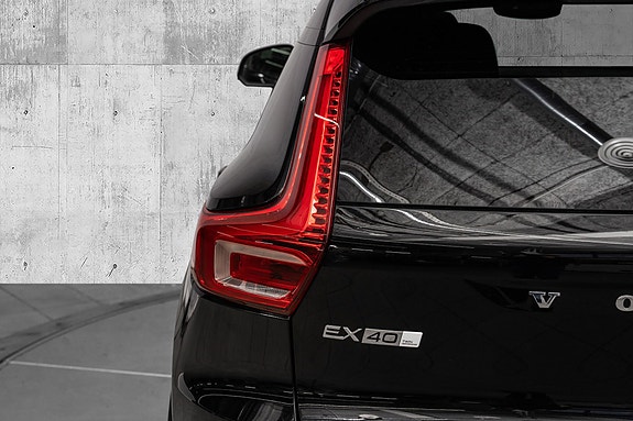Volvo EX40 8 of 29