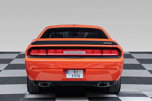 Dodge Challenger 12 of 30