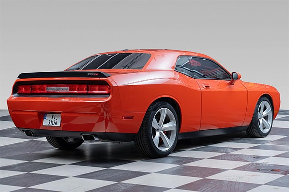 Dodge Challenger 9 of 30