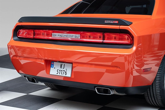 Dodge Challenger 13 of 30