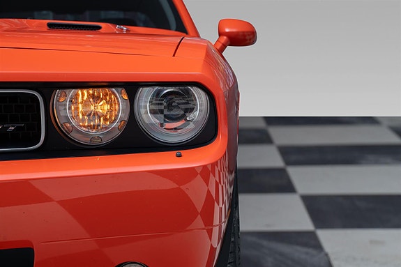 Dodge Challenger 2 of 30