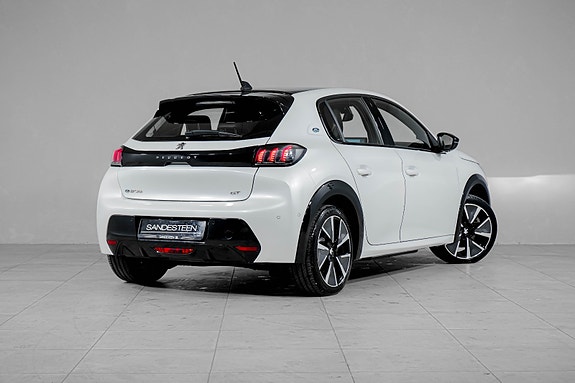 Peugeot e-208 4 of 19