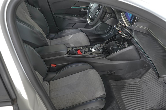 Peugeot e-208 13 of 19