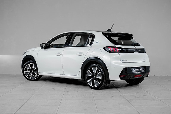 Peugeot e-208 5 of 19