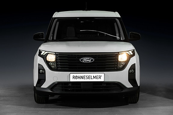 Ford Transit Courier 3 of 26
