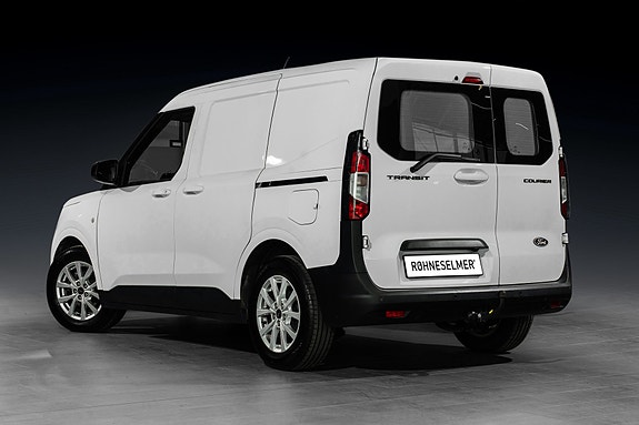 Ford Transit Courier 6 of 26