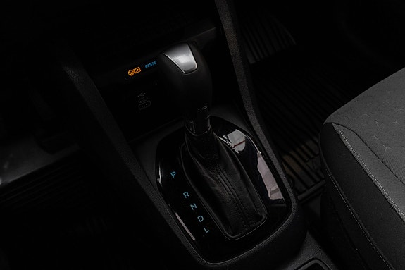 Ford Transit Courier 15 of 23