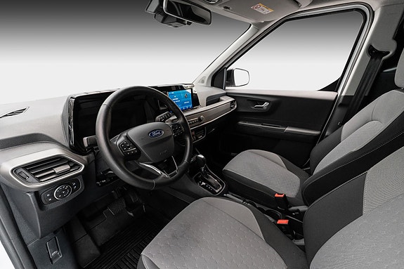 Ford Transit Courier 21 of 23