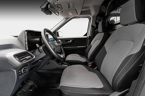 Ford Transit Courier 20 of 23