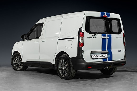 Ford Transit Courier 4 of 23