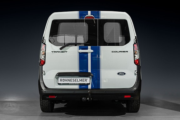 Ford Transit Courier 7 of 23