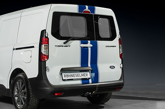 Ford Transit Courier 5 of 23