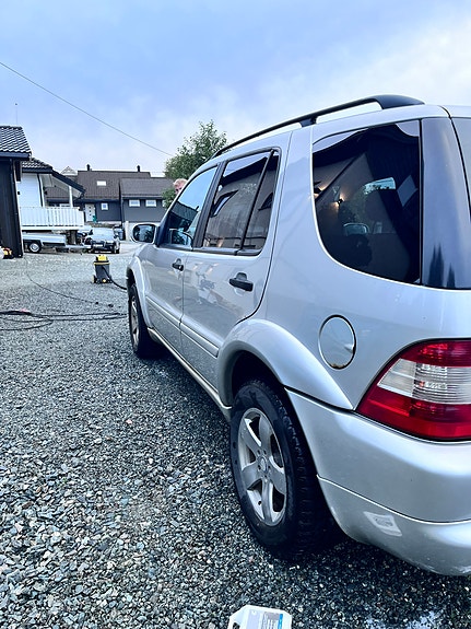 Mercedes-Benz ML270 6 of 21