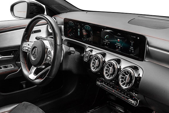 Mercedes-Benz CLA180 13 of 24