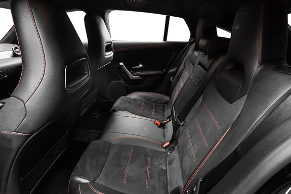 Mercedes-Benz CLA180 22 of 24
