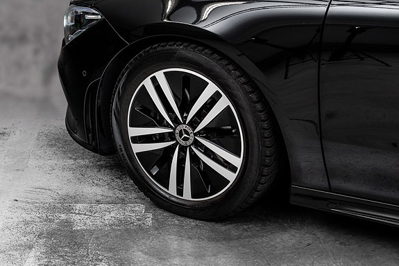 Mercedes-Benz CLA180 9 of 24