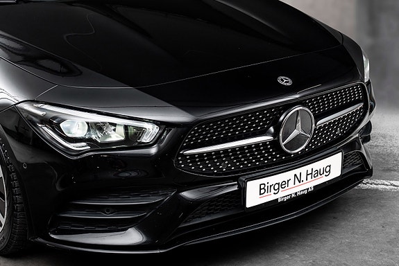 Mercedes-Benz CLA180 2 of 24