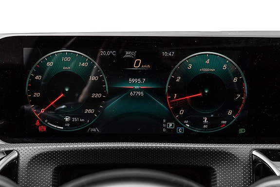 Mercedes-Benz CLA180 19 of 24