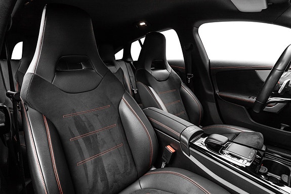 Mercedes-Benz CLA180 12 of 24