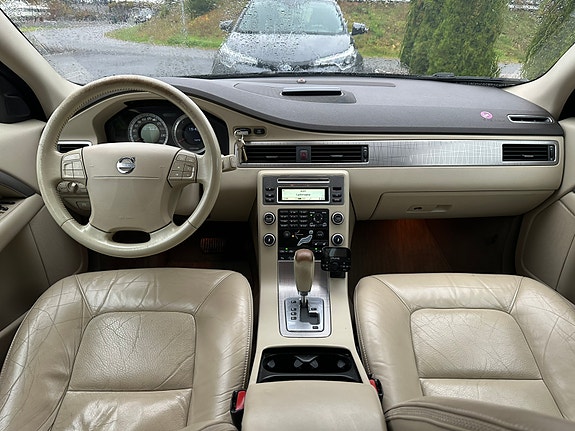 Volvo XC70 14 of 30