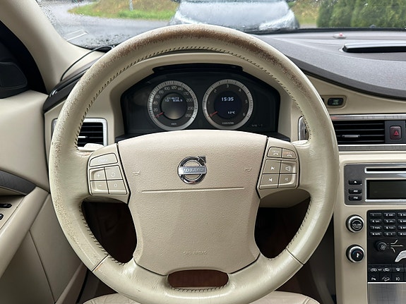 Volvo XC70 15 of 30