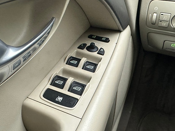 Volvo XC70 18 of 30